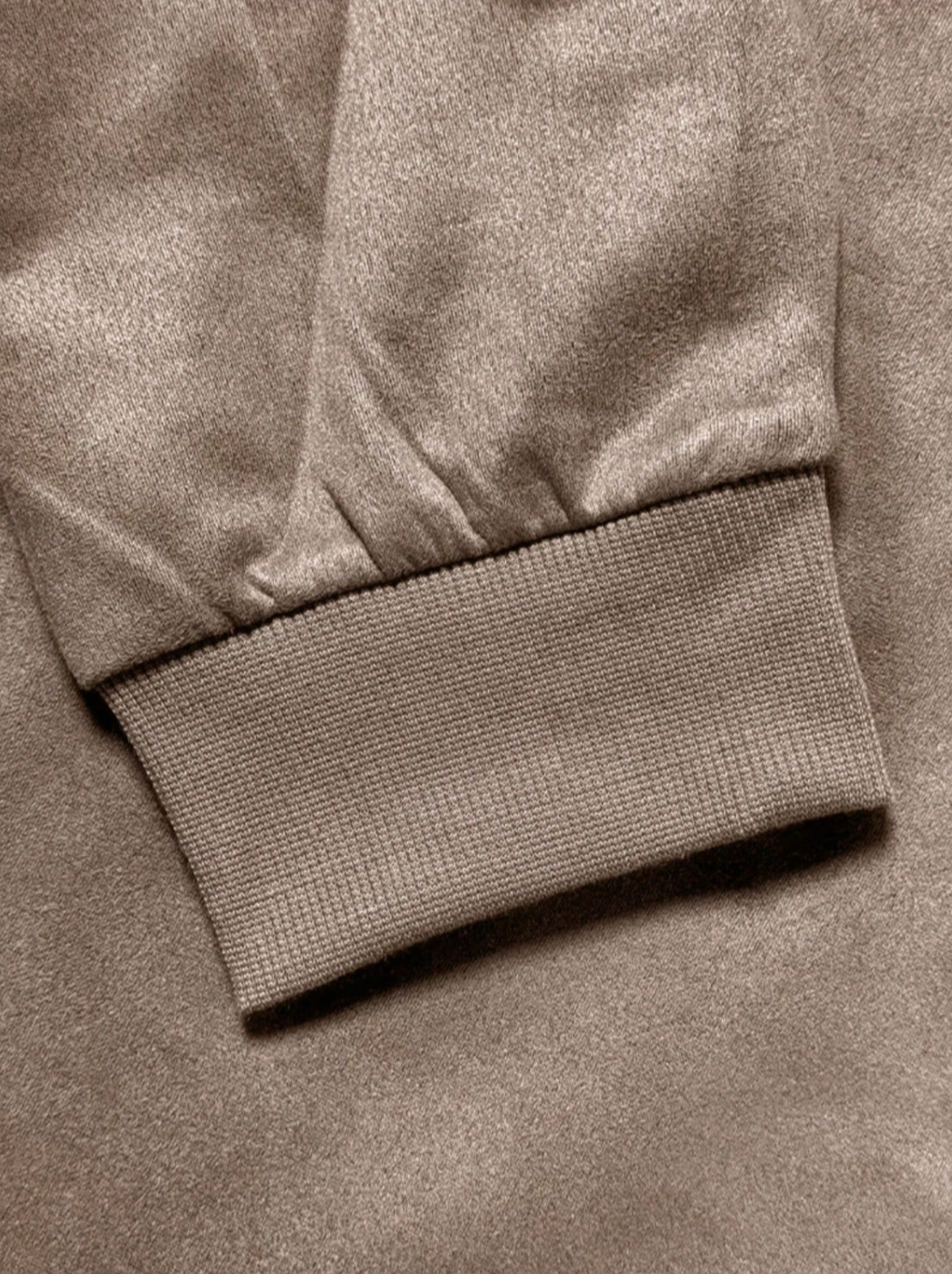 Chaqueta Onyx Suede™ – Audaz. Sofisticada. Atemporal.